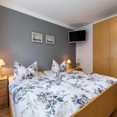 Appartement Ferienwohnung, Kuehlungsborn, Cleaning Included *