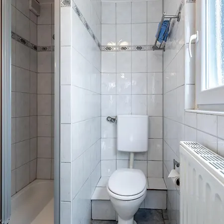 Ferienwohnung, Kuehlungsborn, Cleaning Included Appartement *
