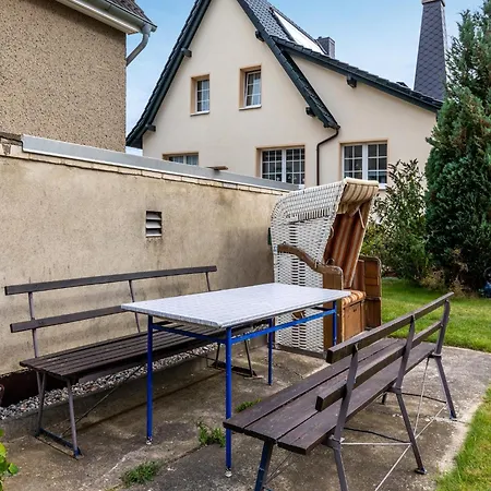 Ferienwohnung, Kuehlungsborn, Cleaning Included Appartement *